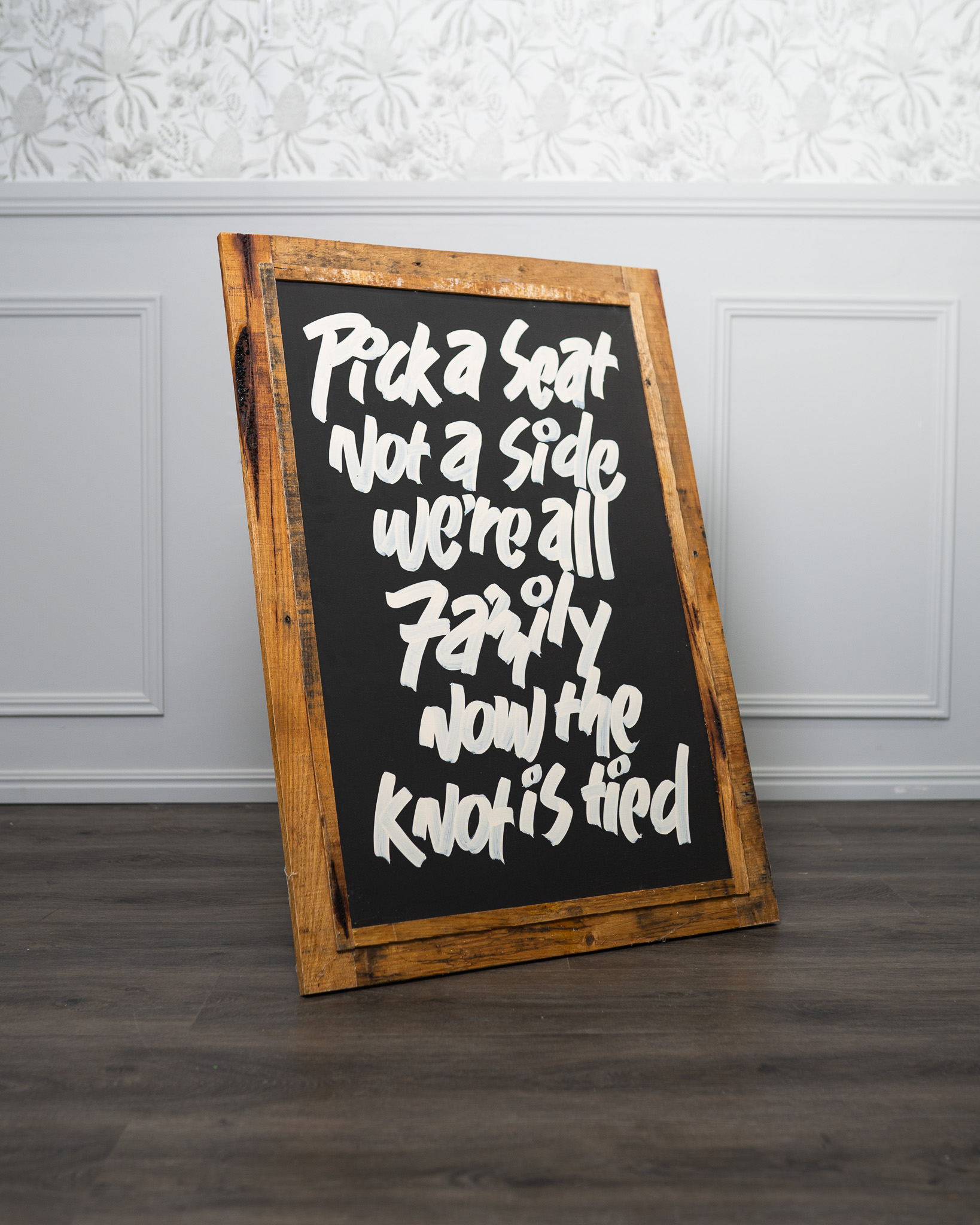 Sign - Dark Wooden Chalkboard