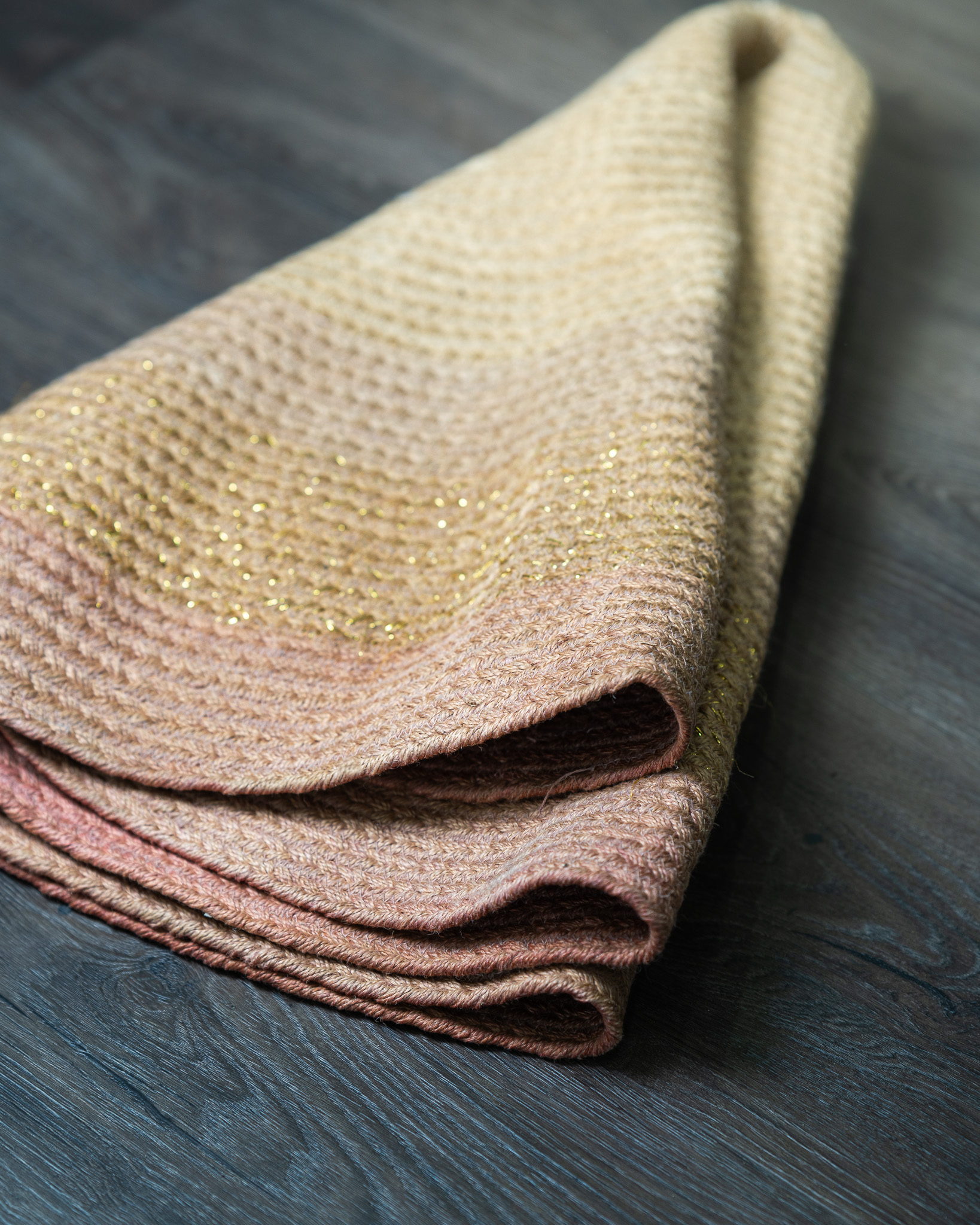 Circle Rug - Small Woven Pink & Gold