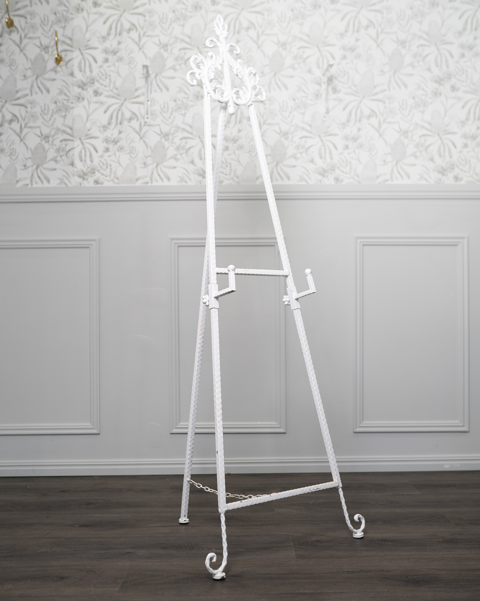 Easel - White Metal