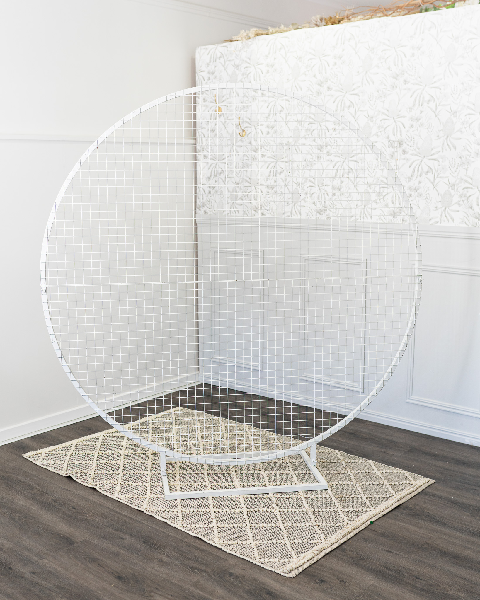 Arbour - White caged Circle