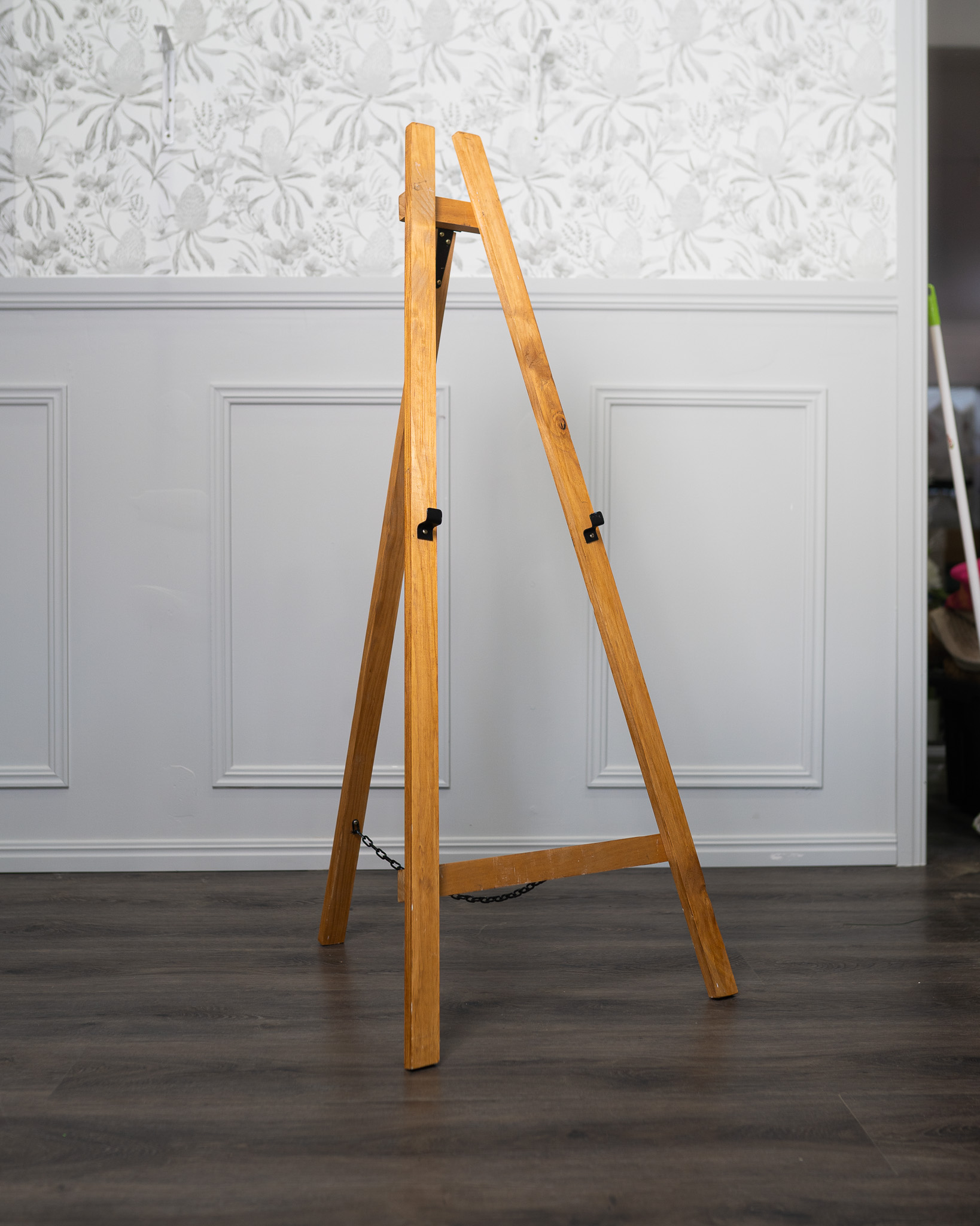 Wooden Easel - Natural Wood