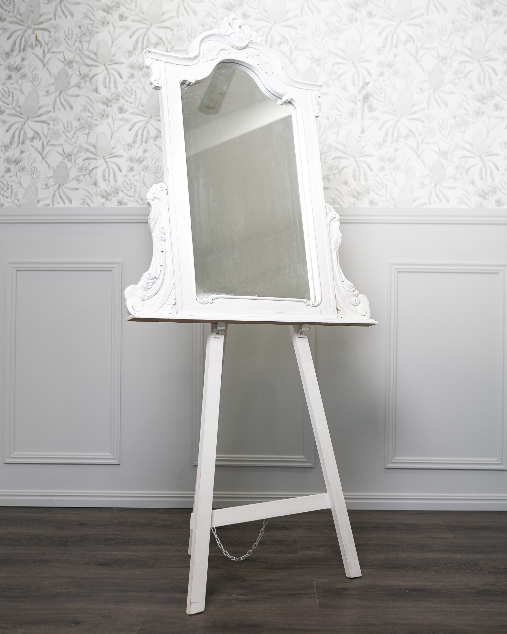 Sign - White Frame Mirrored